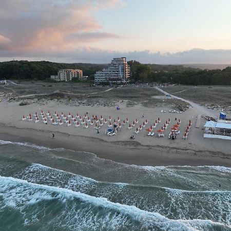 Allure Beach Resort Aparthotel Primorsko Buitenkant foto