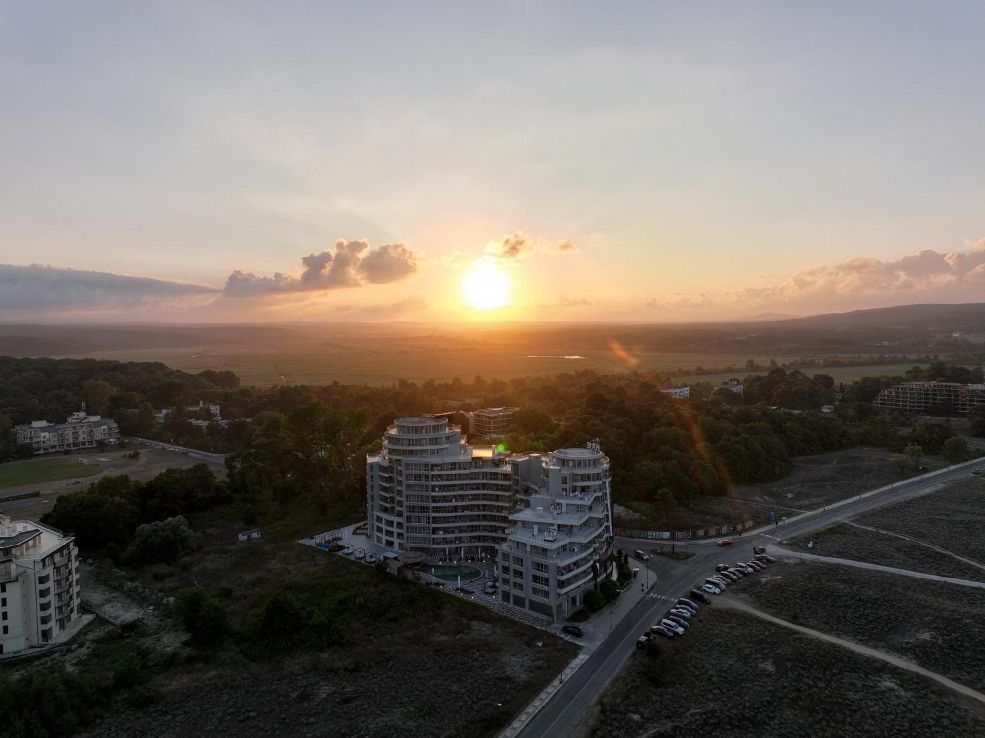 Allure Beach Resort Aparthotel Primorsko Buitenkant foto